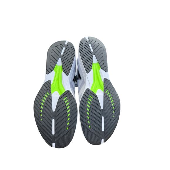 Athletic_Shoes